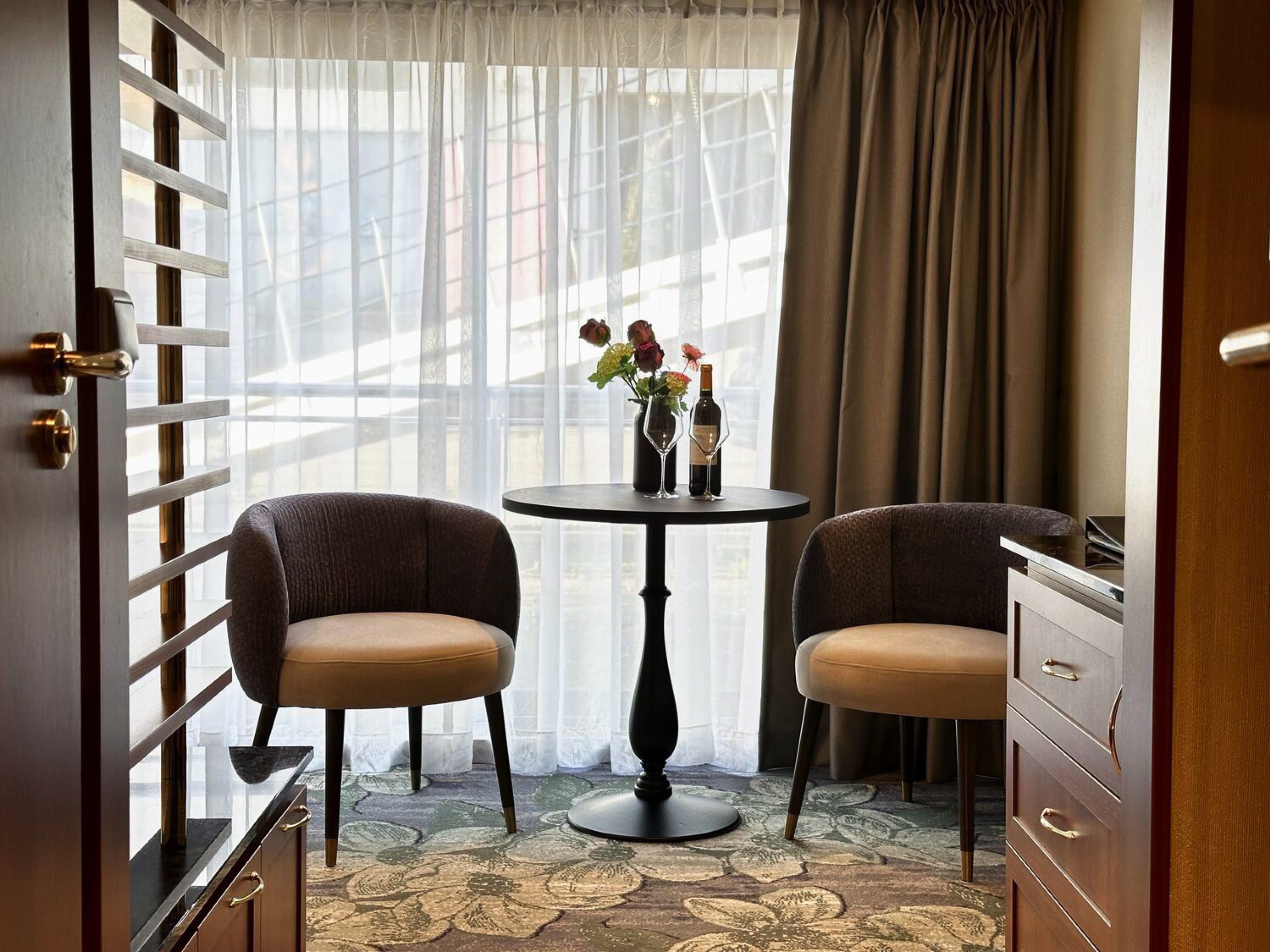 Deluxe Suite - Diamond Deck